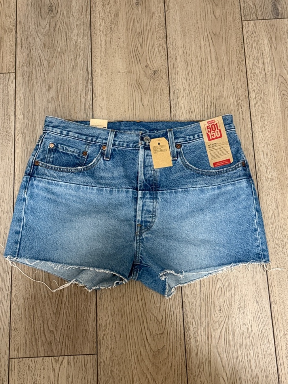 Levi’s two-tone mid rise denim shorts